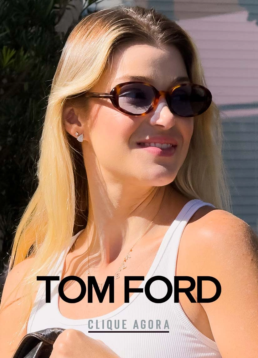 Banner Banner de uma mulher de pele branca com cabelo loiro usando óculos de sol Tom Ford