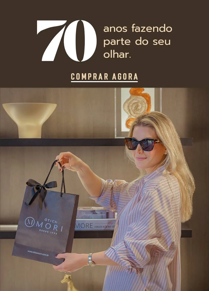 Banner Banner de uma mulher loira usando óculos de sol e 70 anos ótica mori 