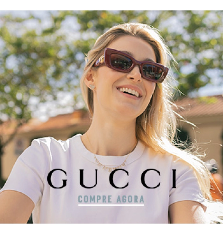 Banner  Banner de uma mulher branca com cabelo loiro liso usando óculos de sol da marca Gucci