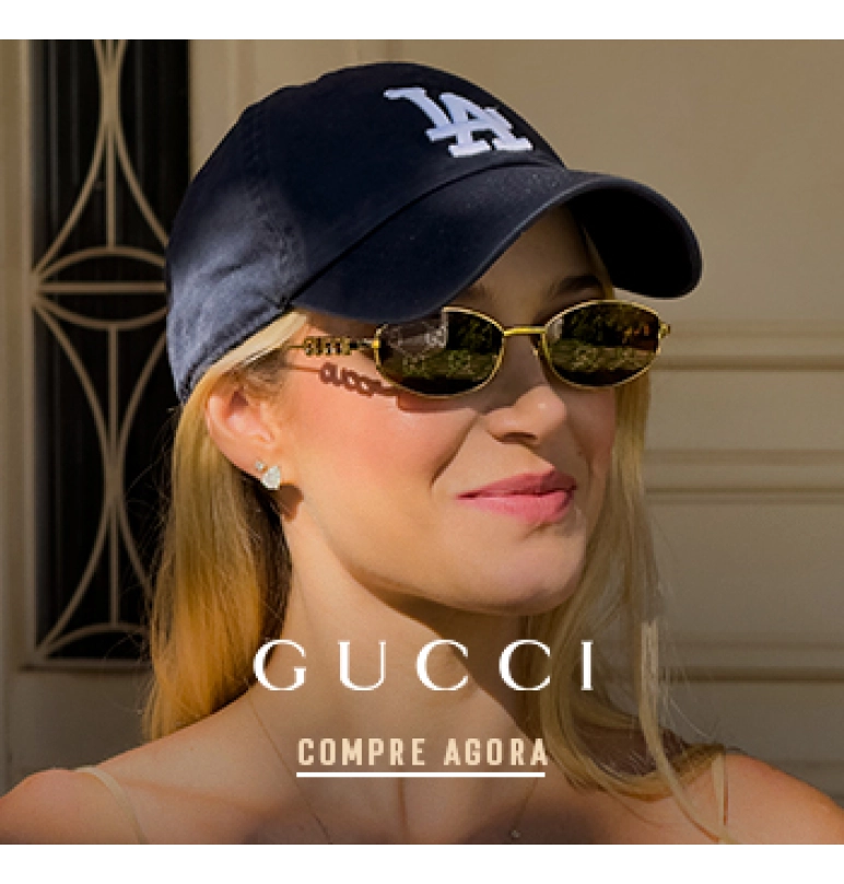 Banner  Banner de uma mulher branca com cabelo loiro e boné usando óculos de sol da marca Gucci