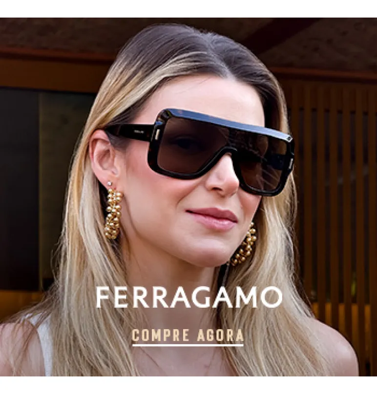 Banner   Banner de uma mulher branca com cabelo loiro liso usando óculos de sol da marca Salvatore Ferragamo