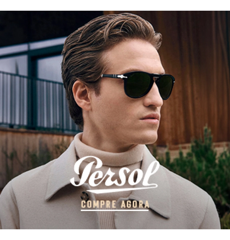Banner  Banner de um homem branco com cabelo castanho curto usando óculos de sol da marca Persol