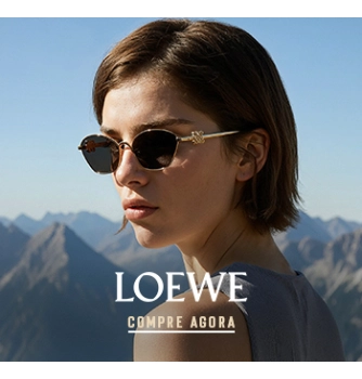 Banner de uma mulher morena com cabelo liso castanho curto usando óculos de sol da marca Loewe