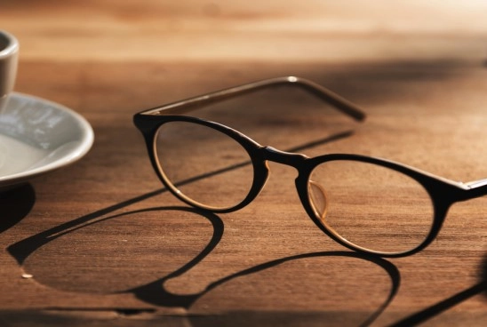 Óculos feminino redondo lilás