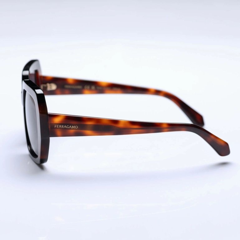 Óculos de Sol Salvatore Ferragamo 2081 S 006